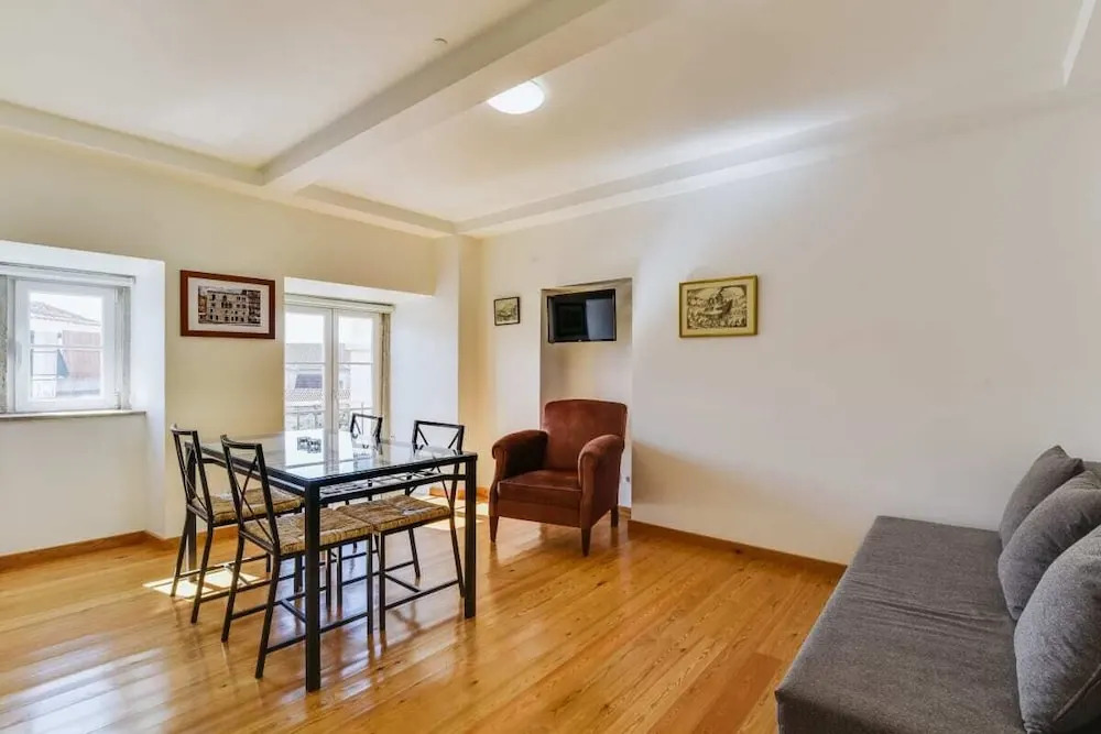 Typical Portuguese Apartment in City Center 4