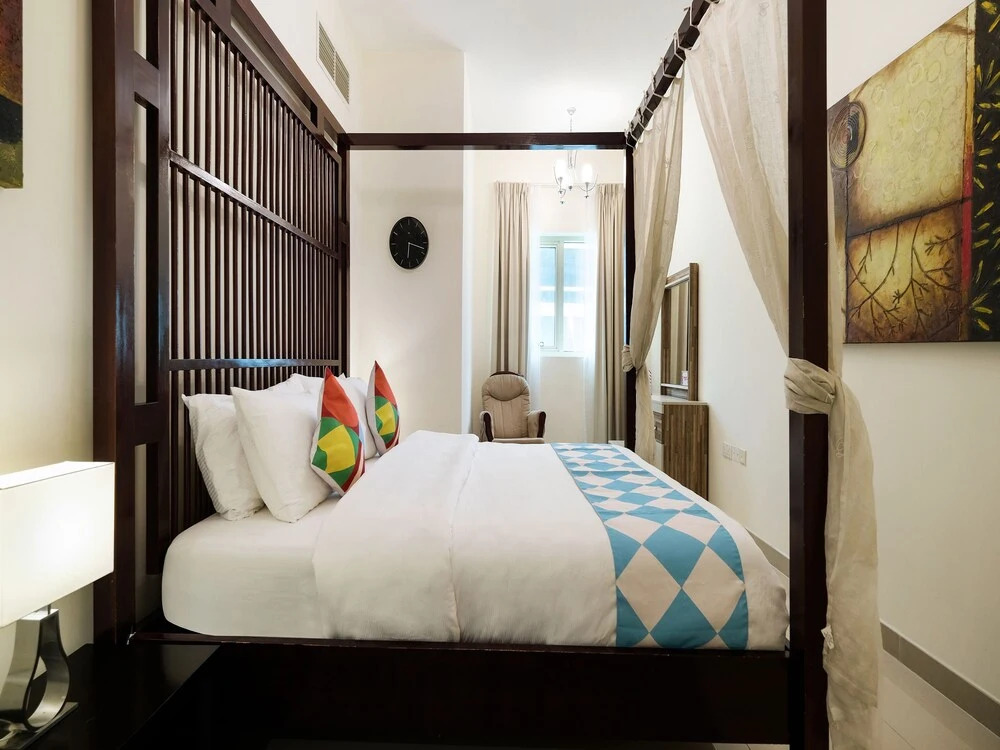 OYO Home 233 1BHK Marina Suites