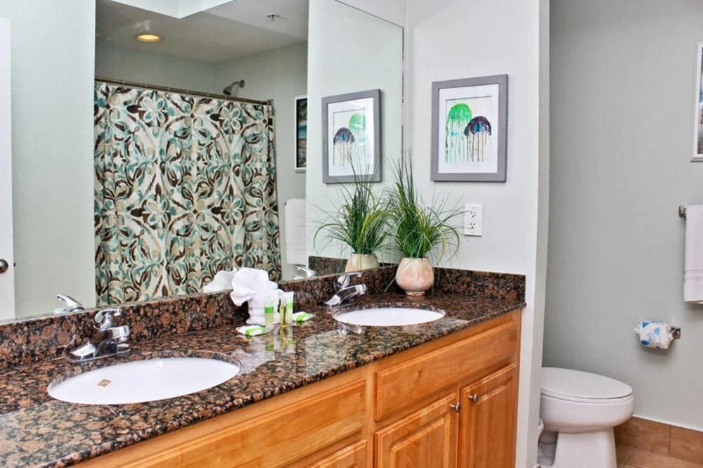 Crystal Tower 806 by Youngs Suncoast