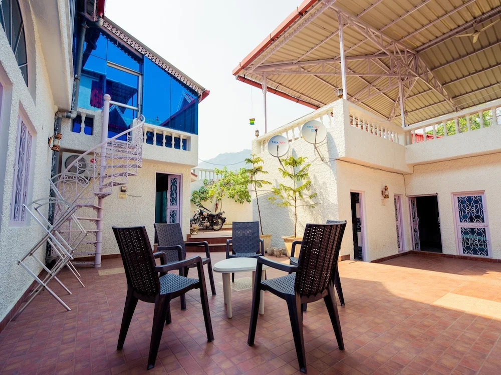 OYO 13752 Vintage Villa Near Shikhar Fall