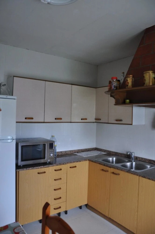 House With 3 Bedrooms in Bernueces, With Enclosed Garden and Wifi - 2