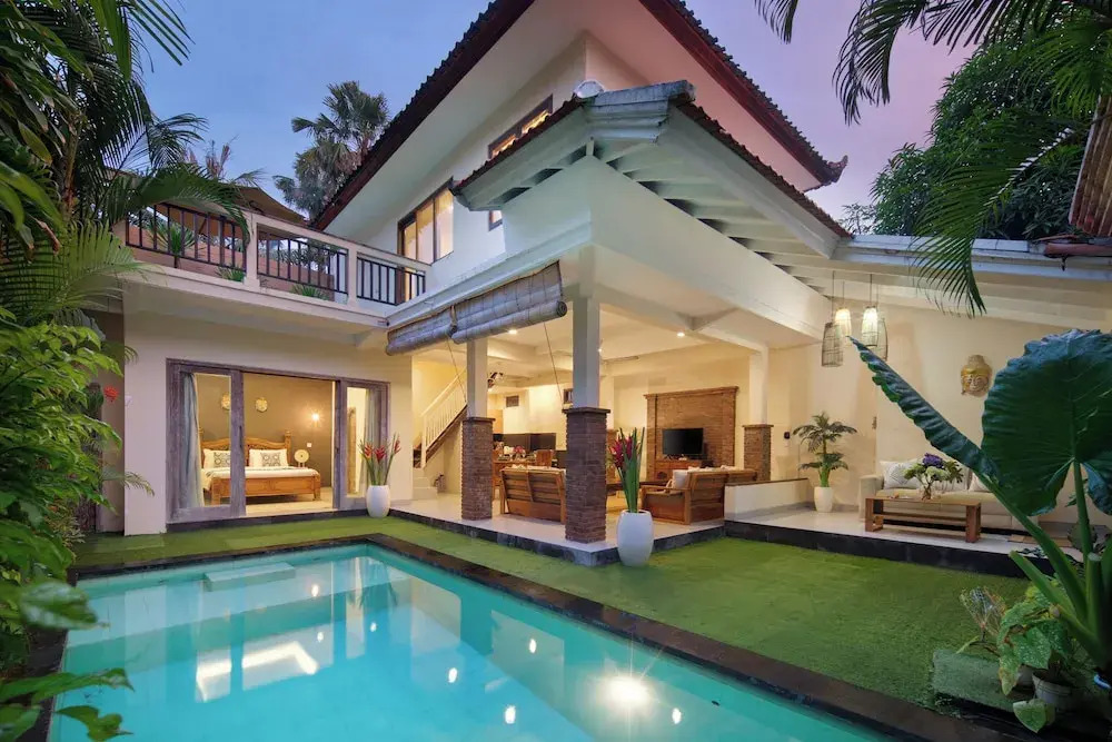 Red Lotus Seminyak Villa