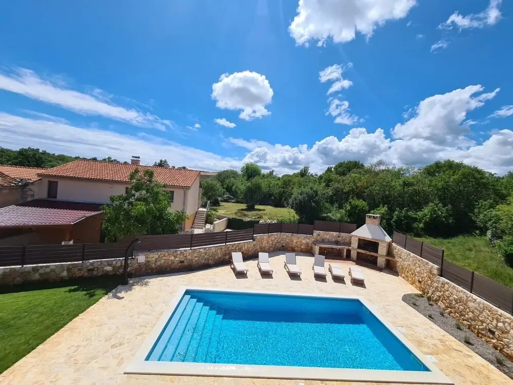 Lulu in Dobrinj With 4 Bedrooms and 4 Bathrooms