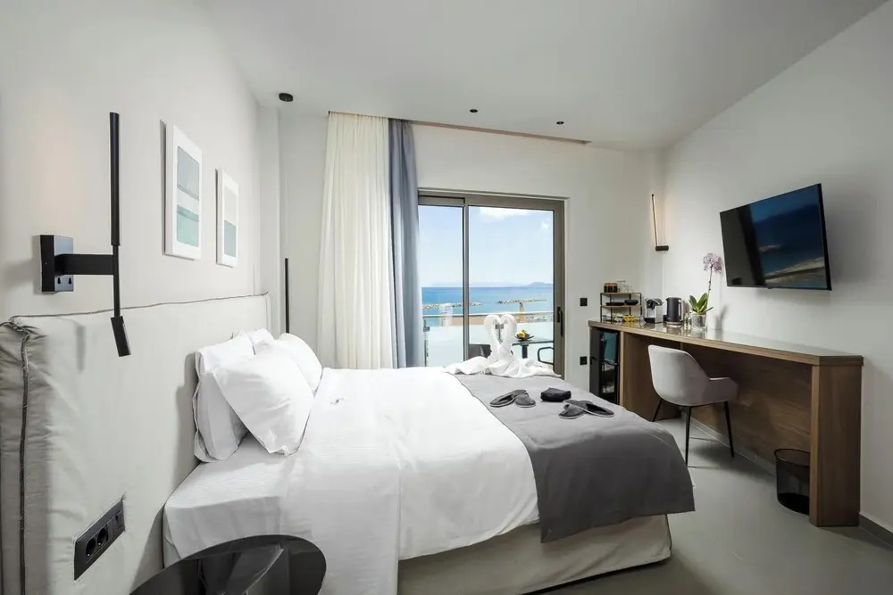 Luxury Sea View Apartment in Kolimvari