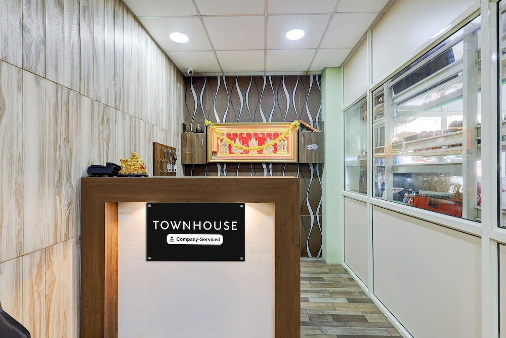 Townhouse Koyambedu Metro Station
