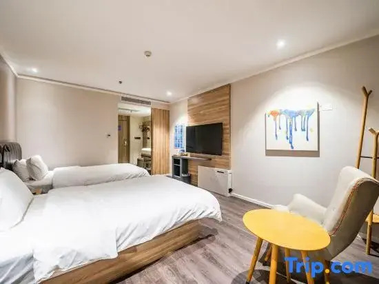 HanTing Premium Hotel (Kunming Century Jinyuan Plaza)