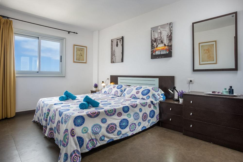 1020 Apartment with Fabulous View of Las Americas