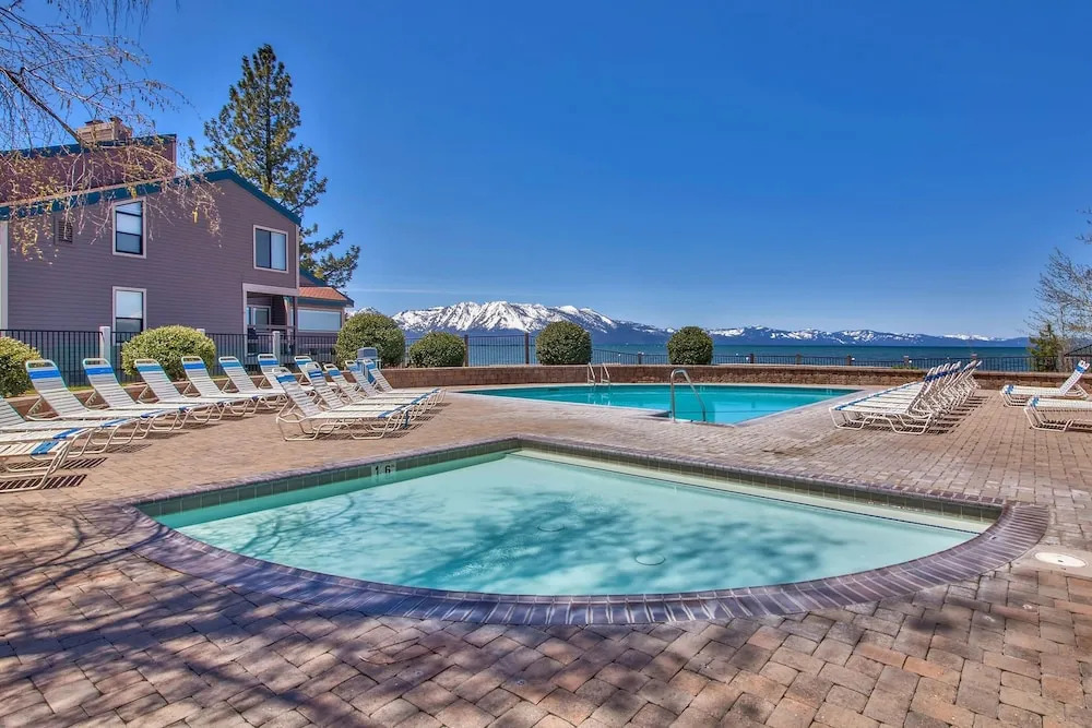 619 Lakefront