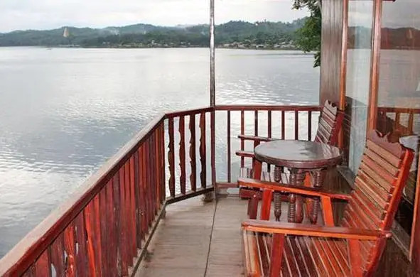 Ponnatee Resort