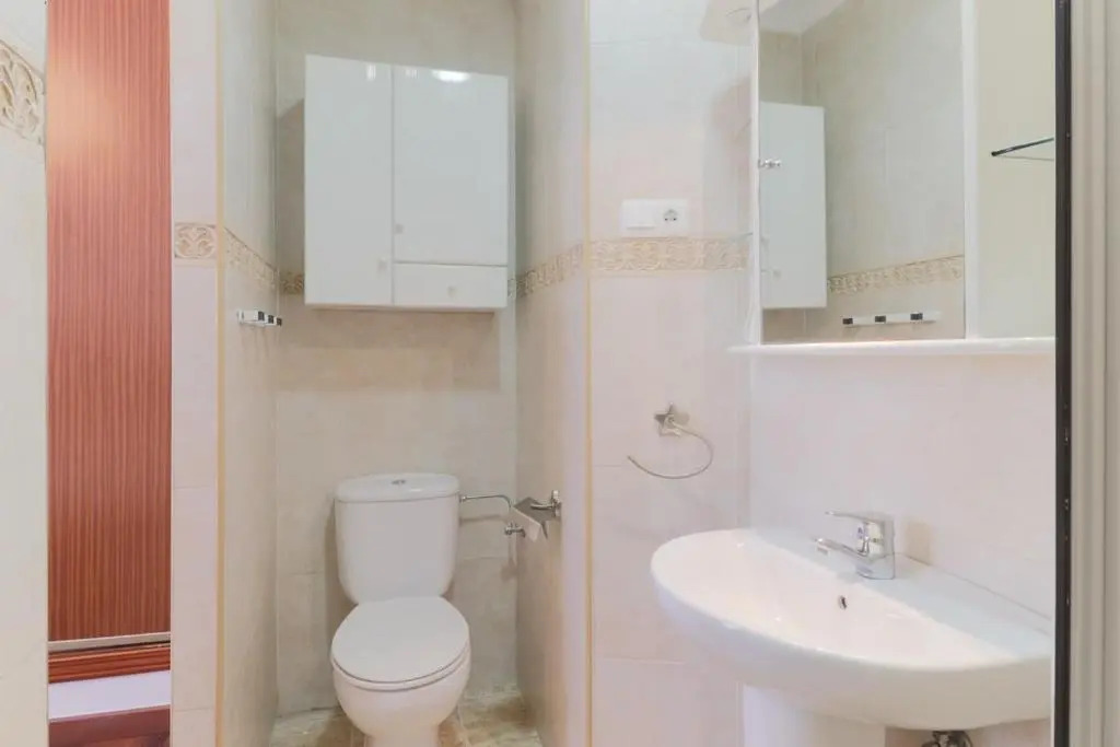 Brand New One Bedroom Cathedral Views