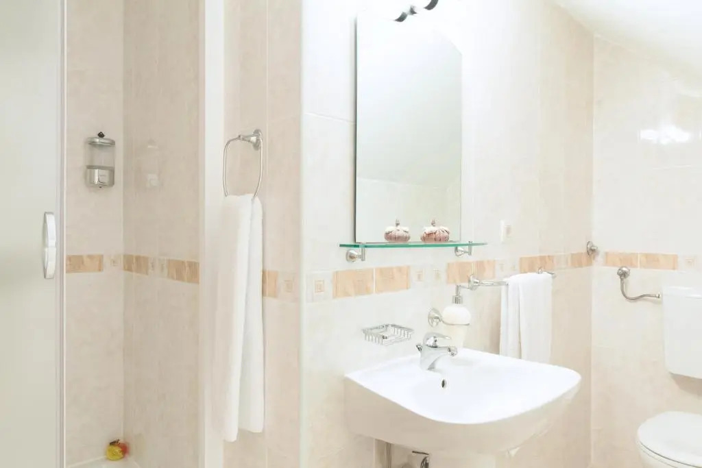 Villa Bonaca - Heated Pool, Harbour Views & Steps to Sea I Sumartin, Brač