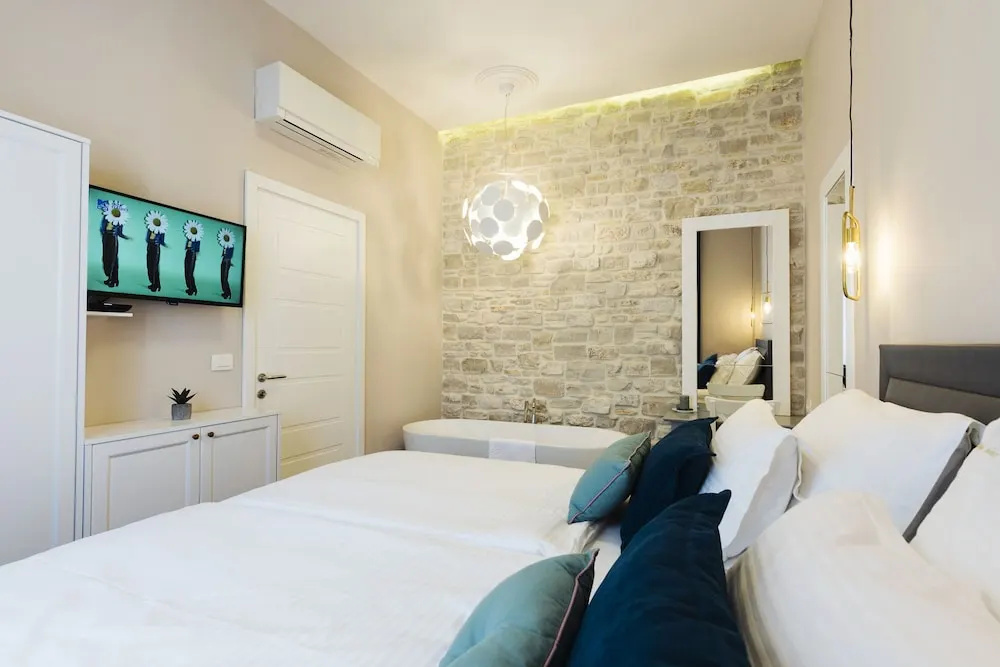 Eden Penthouse Apartments