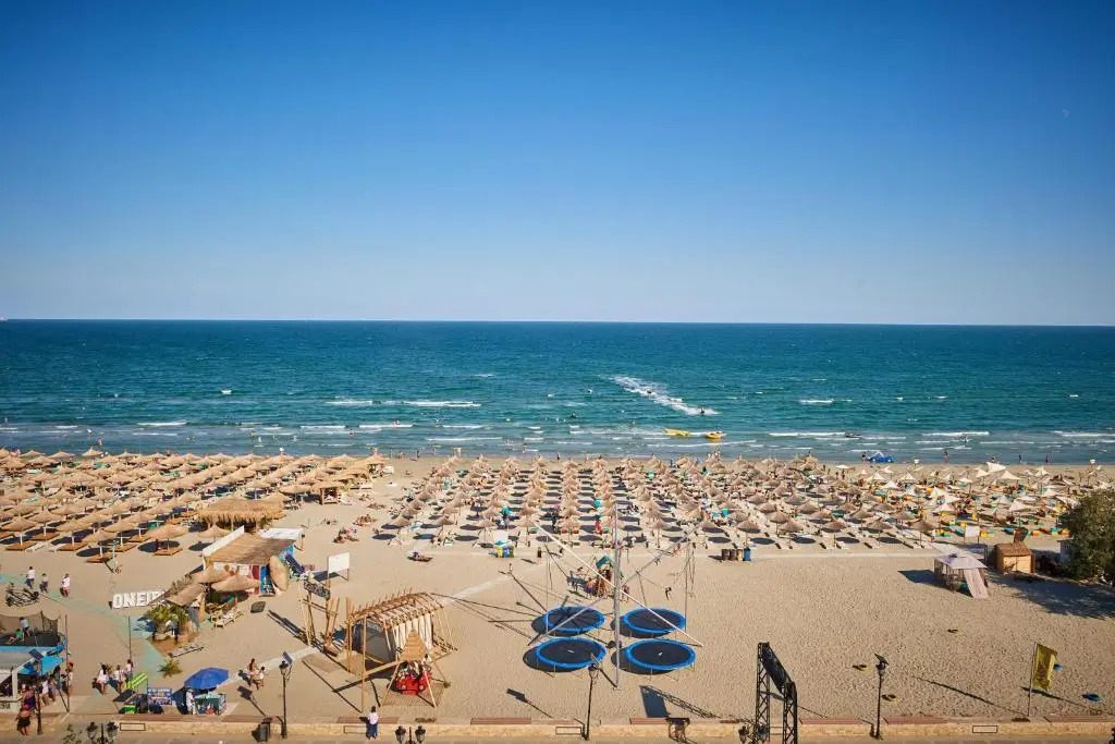 Nordway by the Sea 2BR Apartment free parking