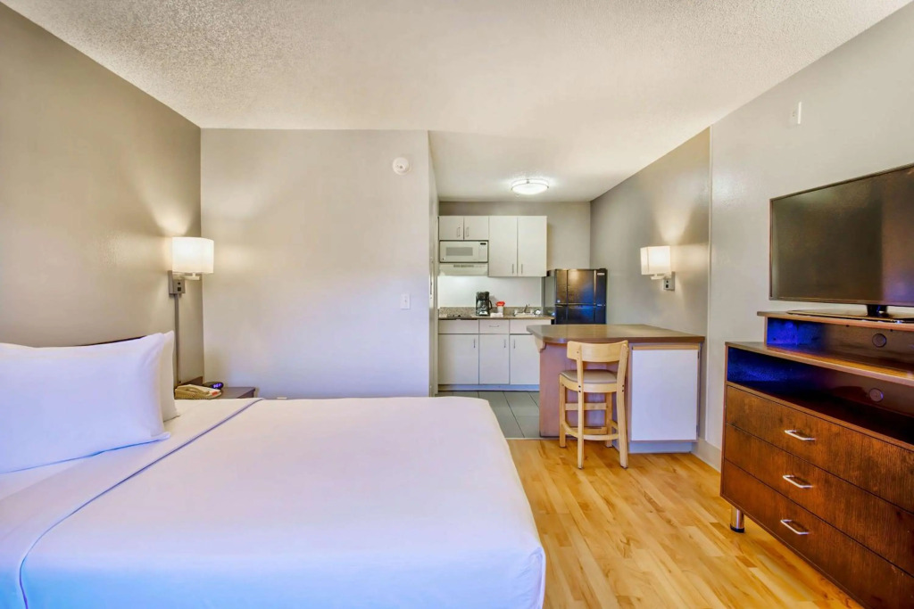 Studio 6-Phoenix, AZ - Deer Valley