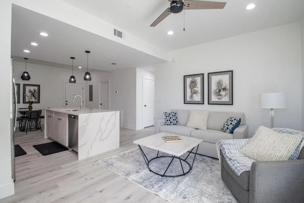Handsboro Pointe Condo & Suites