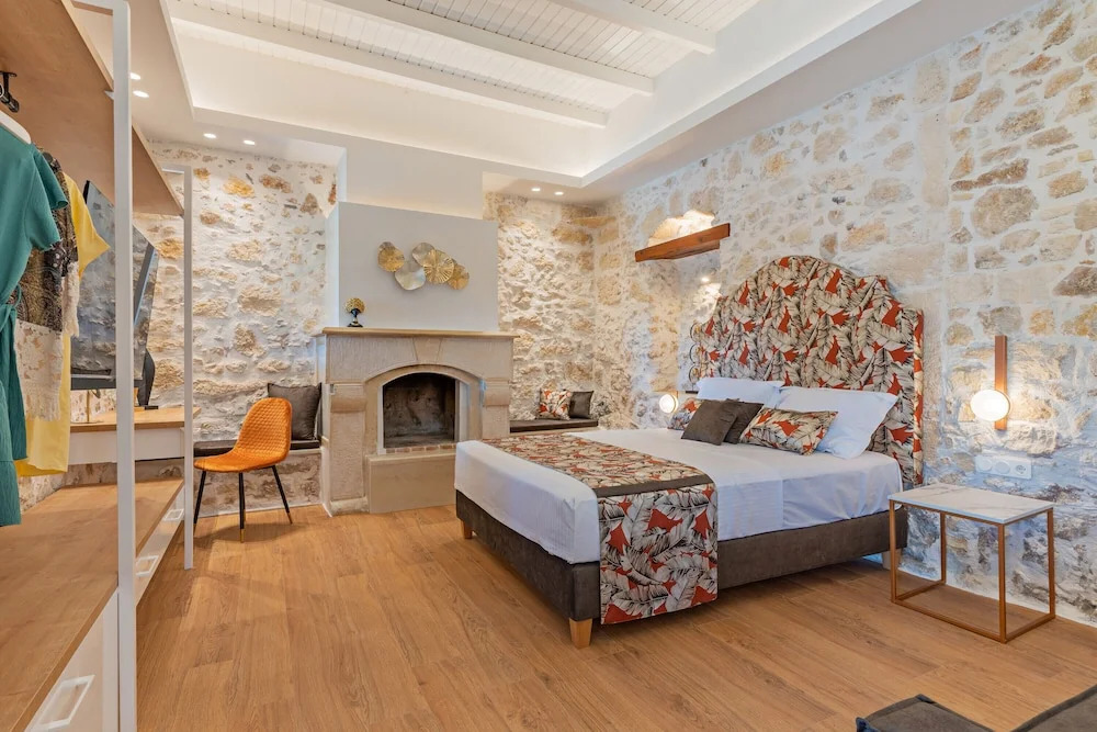 Venetian Charming ,stone-built Apartment Rethymno