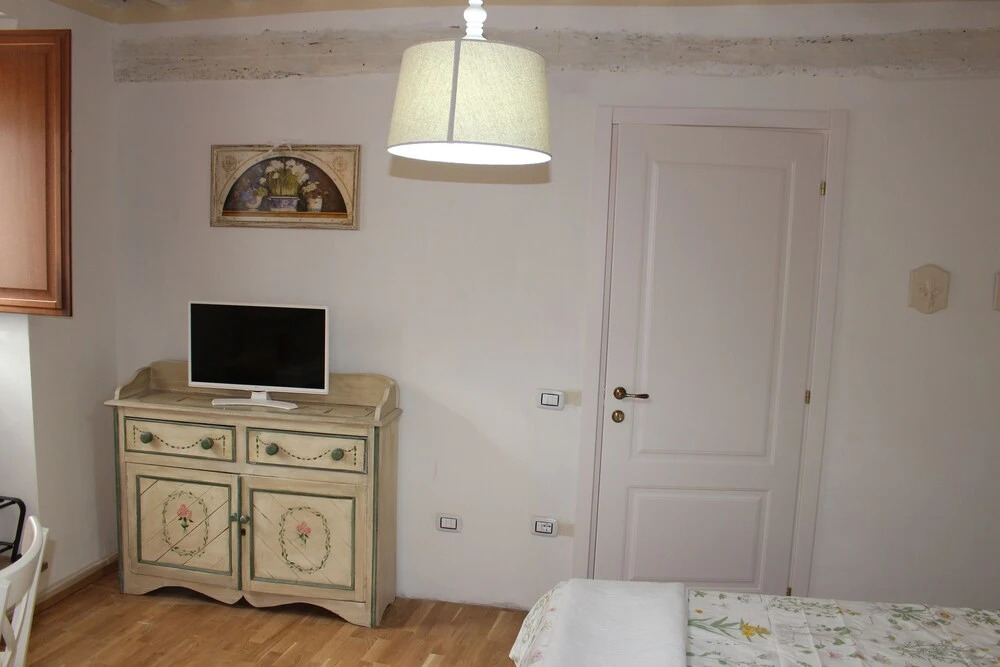Red House to Enjoy a Romantic Holiday in Freedom and Style