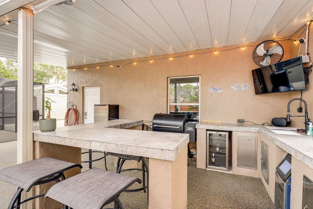 2 Mi to Madeira Beach: Quiet Casita w/ Shared Pool