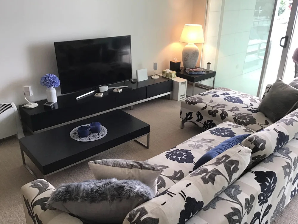 QV Living waterfront 773