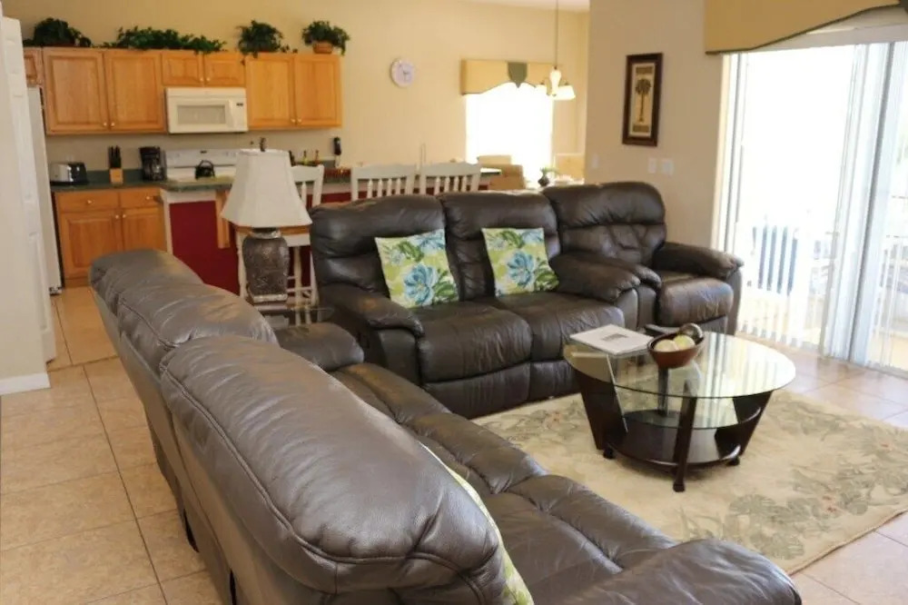 Ta524or 5 Bedroom Home