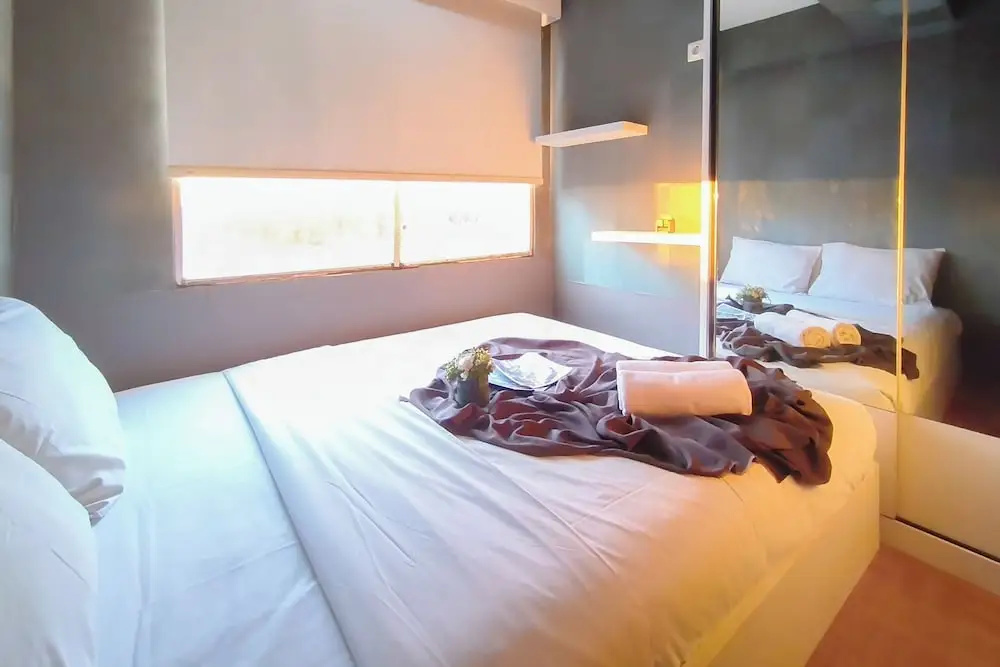 Enjoy Living 2Br Apartment At Jarrdin Cihampelas With 1 Ac In Living Room