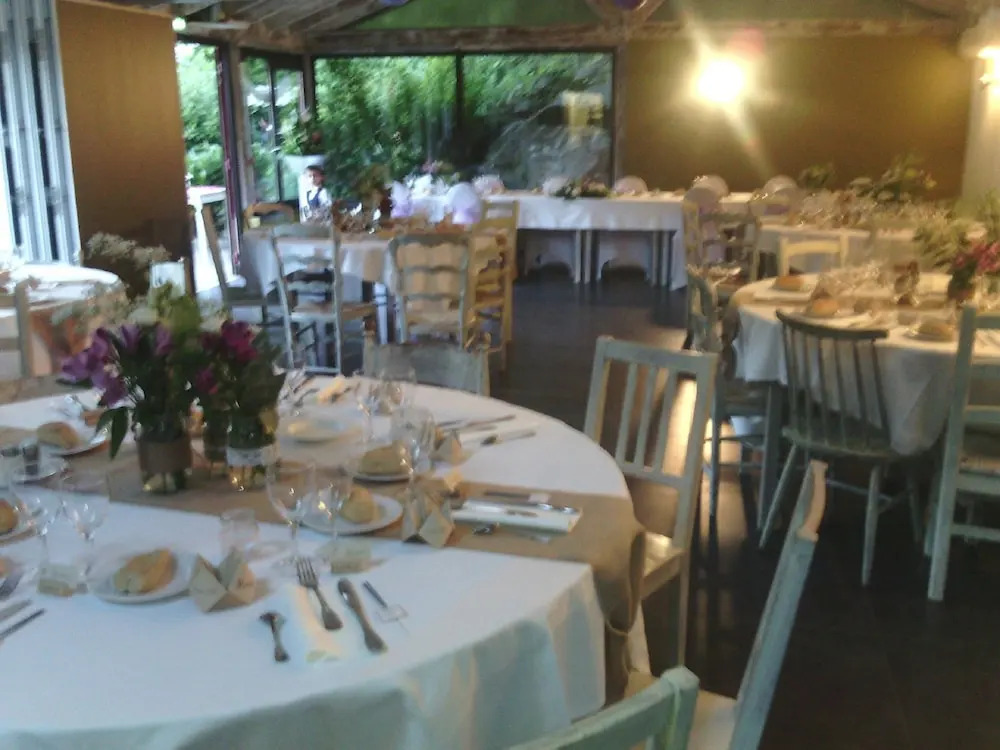 Logis Hôtel La Cascade - Lyon Nord