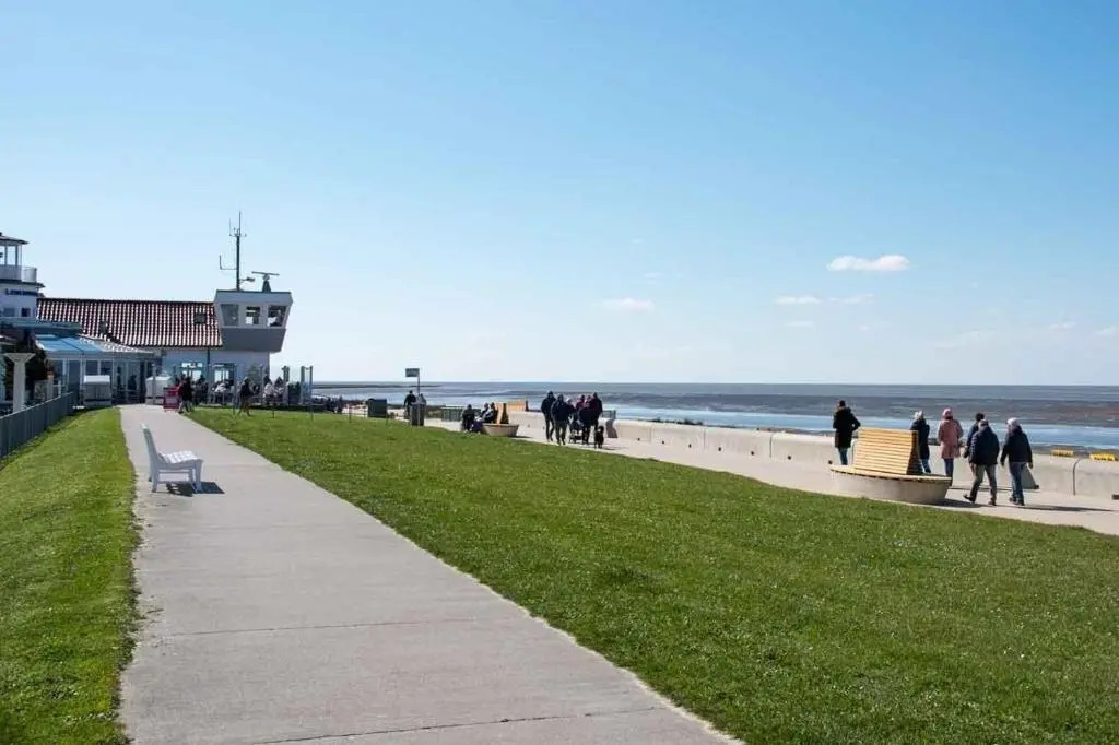 Ferienwohnung-1-im-Haus-Seeluft-Duhnen-Strandnah-und-mit-Meerblick