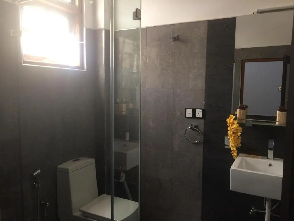 St CLAIRES GREEN Negombo Hotel & Hostels