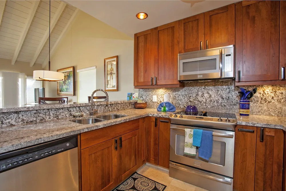 Maui Kamaole a 104 1 Bedroom Condo by Redawning