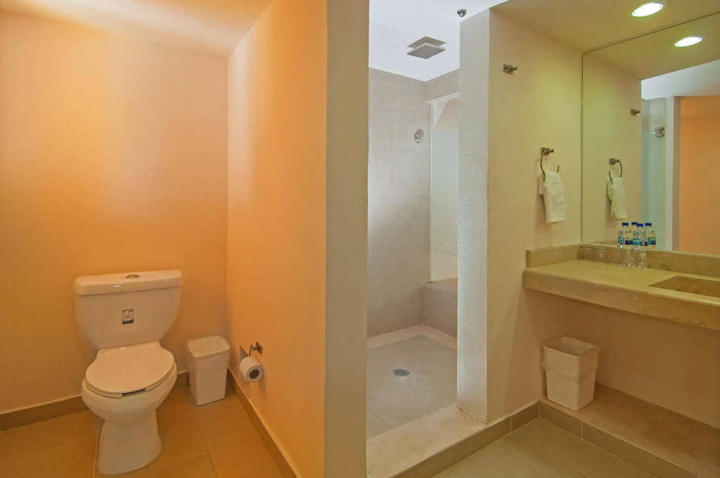 Hotel Ixzi Plus
