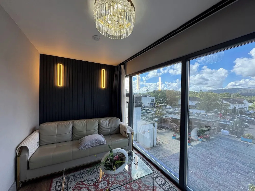 Waterhead Rooms & Suites - Parking and Light Breakfast