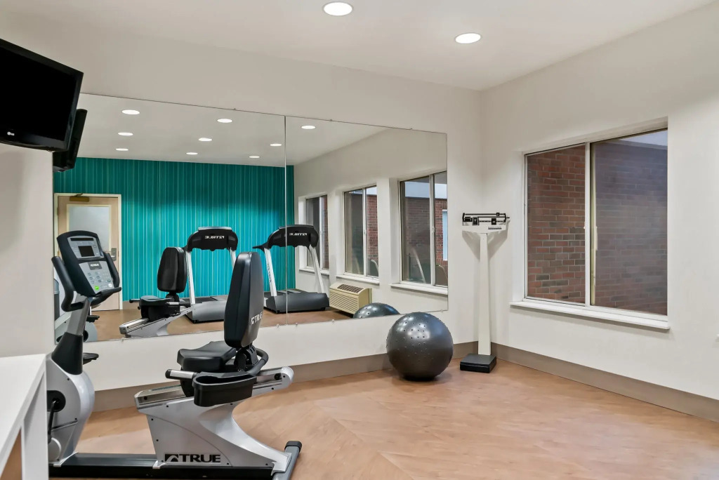 Holiday Inn Express Hotel & Suites Marion by IHG