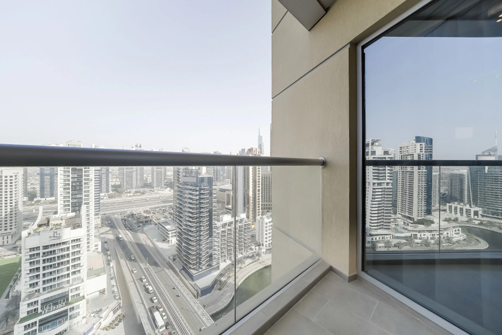 Unique Apt. With Balcony In Jam Marina