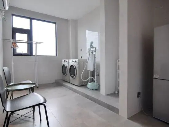 Yilongxuan Hotel (Guangzhou Baiyun Airport Renhe Subway Station)