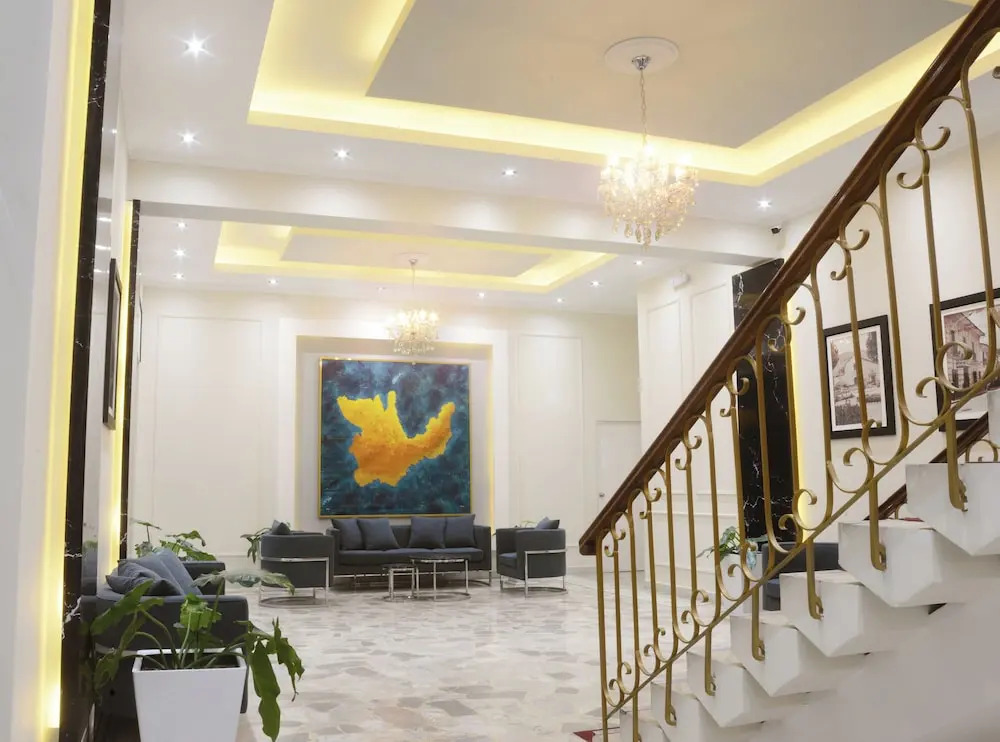 Real Hotel