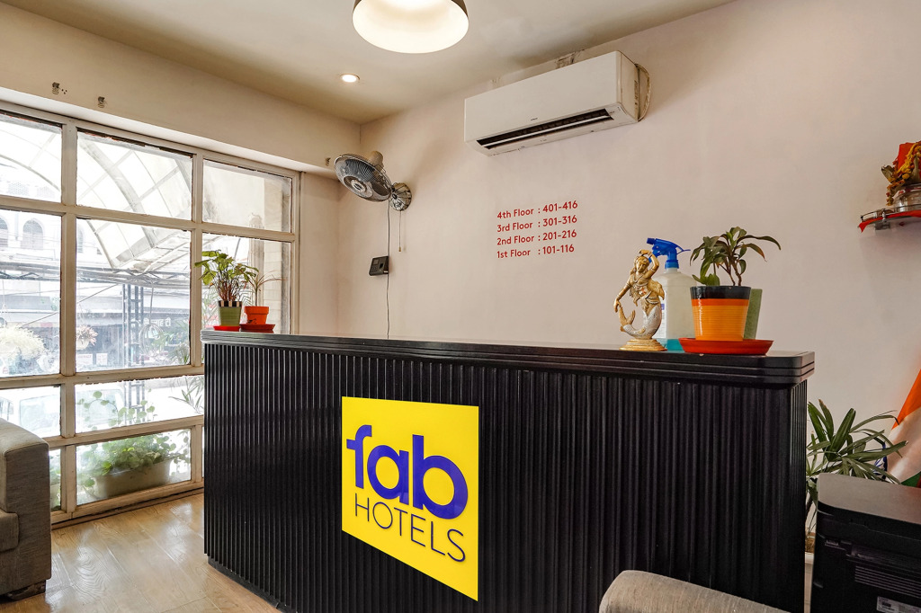 Townhouse Prayagraj Near Railway Station Formerly Santosh Palace