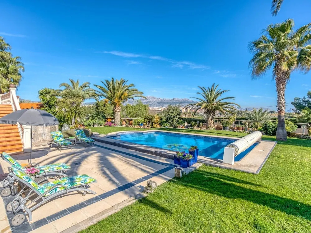 Deluxe Apartment in Albir With Pool & Garden