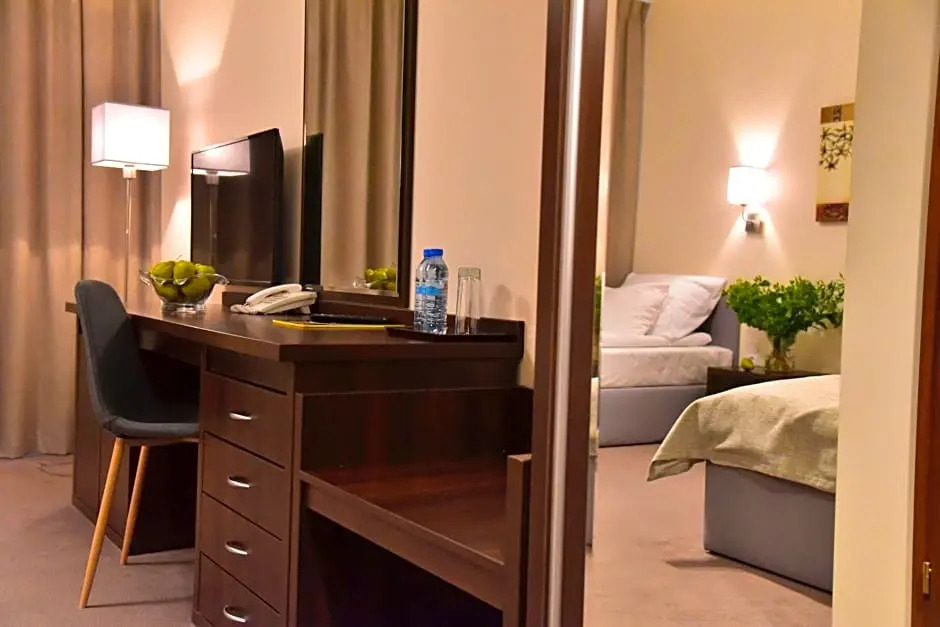 Hotel Hi-Fi Spa