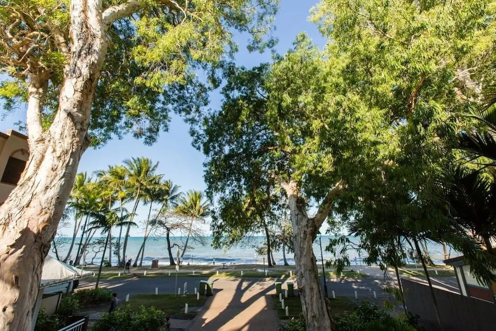 603 On The Beach - Luxury Apartment