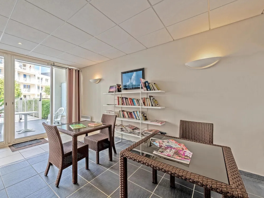 5-person Stay With Pool