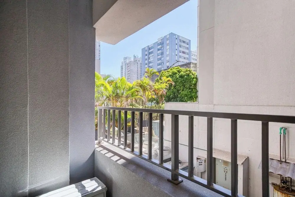 Flat na Vila Mariana c Varanda pr x ao Metr