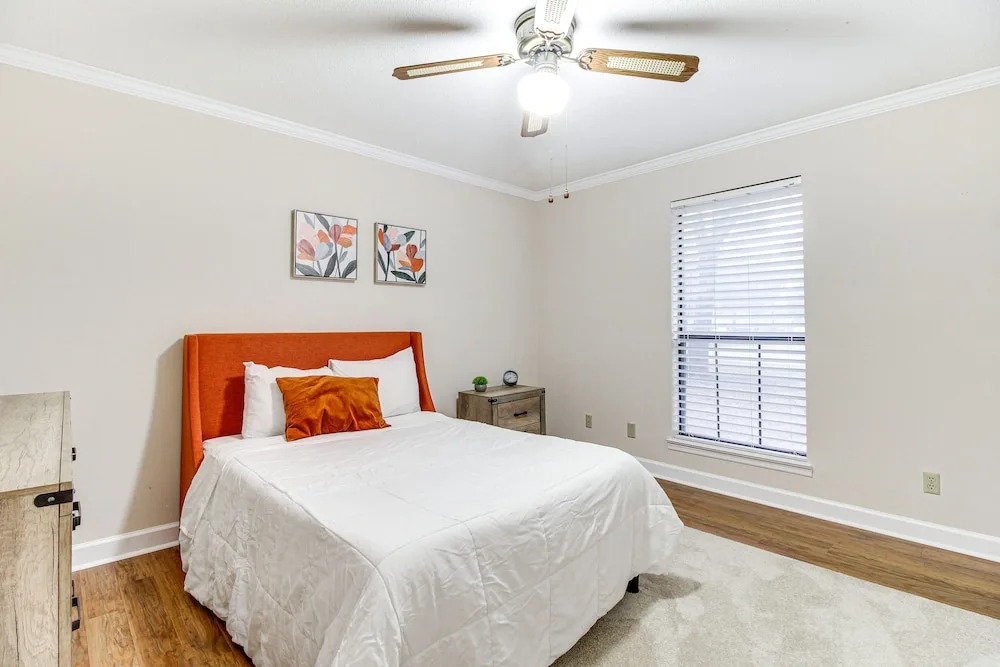 Single-story Savannah Home w/ Private Backyard!, Savannah