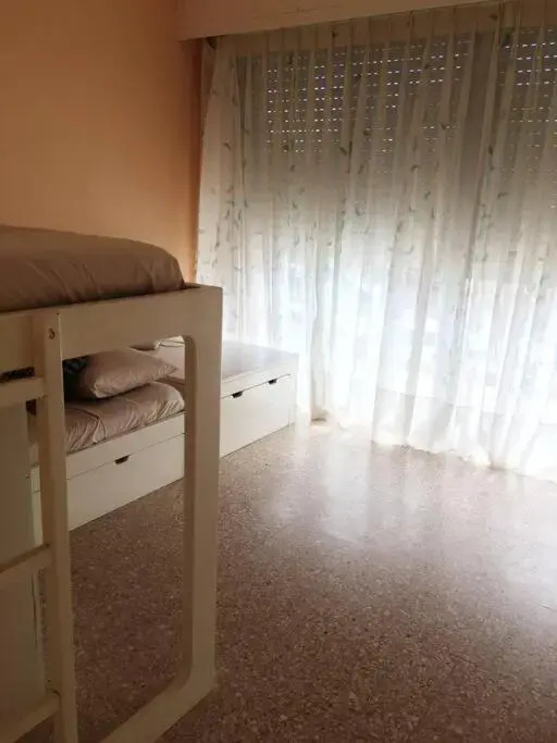 Arcobaleno, gran apartamento con con 2 balcones hacia el Jardín y hacia el frente