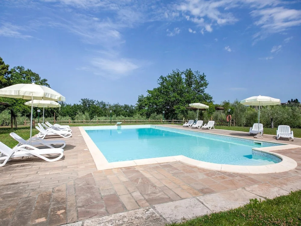 Luxurious Farmhouse in Capannoli With Pool