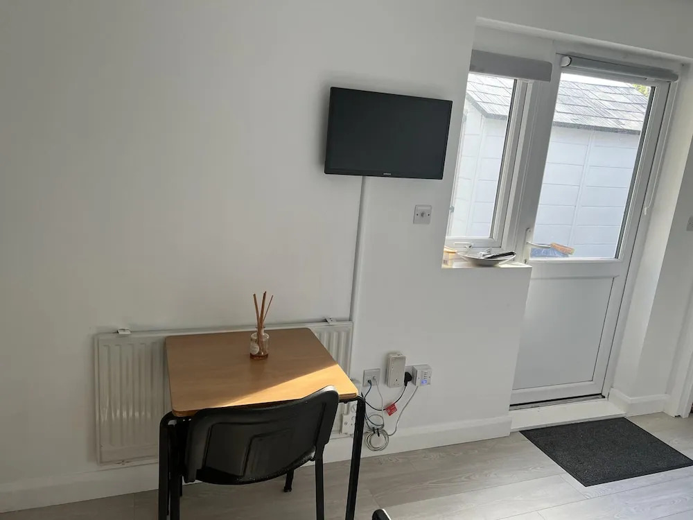 Remarkable 1-bed Outhouse Studio in Dagenham