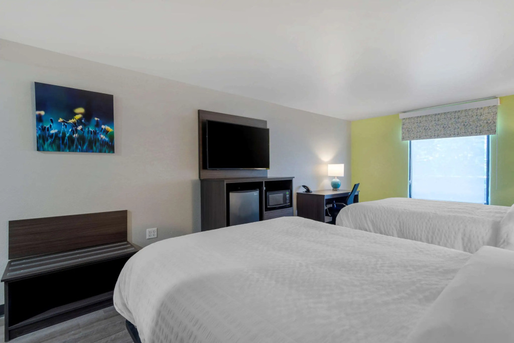 Clarion Pointe McDonough