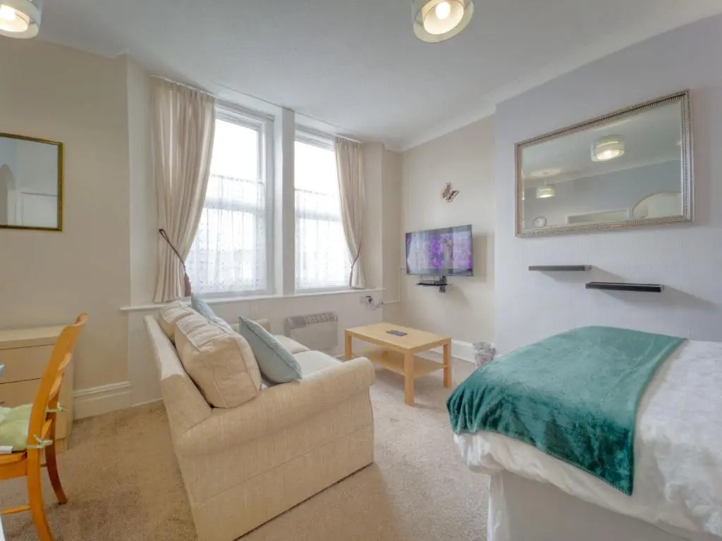 Apartment 4
