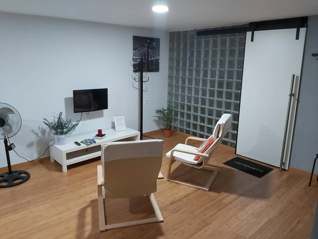 Loft Santa Cruz, Acoran