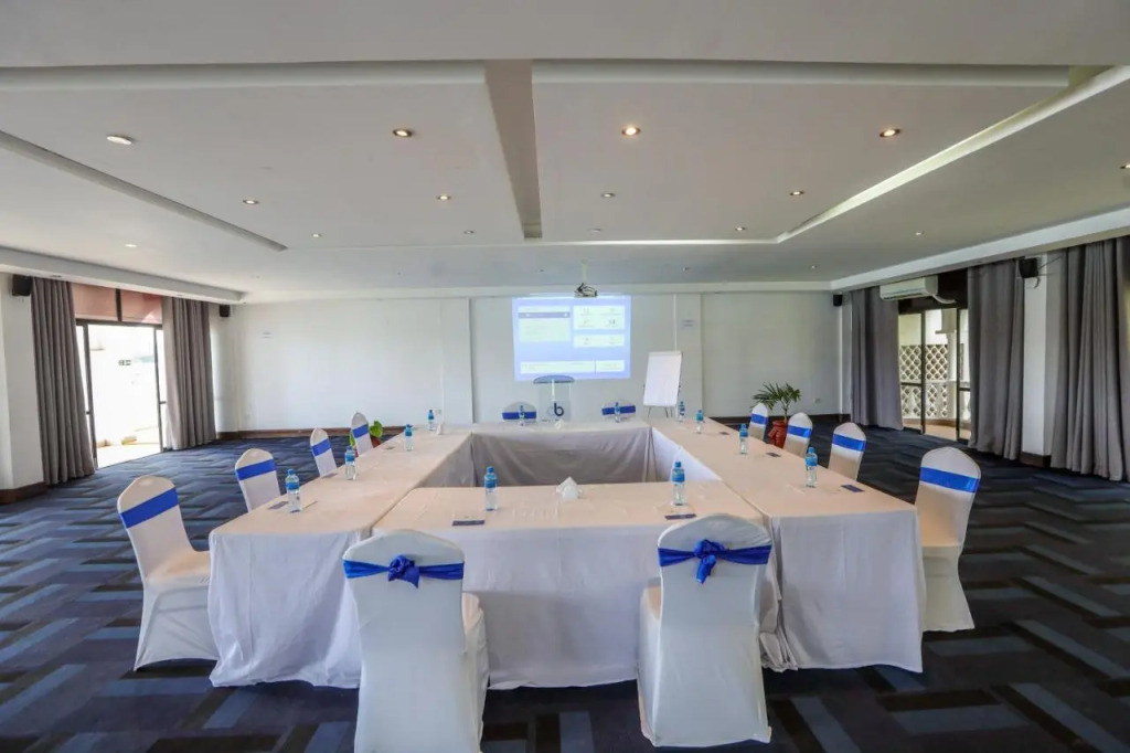 CityBlue Creekside Hotel & Suites
