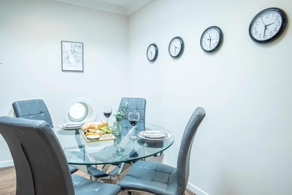 Luxe Apartments Near Albert Docks - 3 Graces - Liverpool One - Business, Contract & Corporate Ready